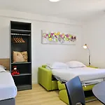 Apart-hotel Easy