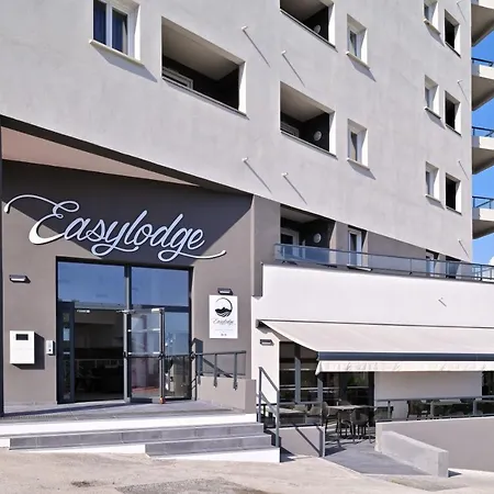 Aparthotel Easy 2*