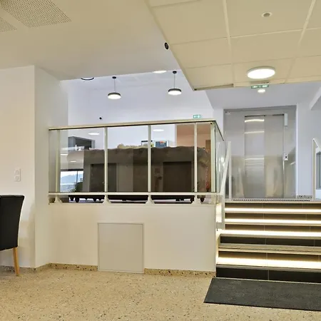 Easy Aparthotel 2*