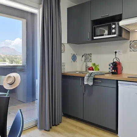 Easy 2* Ajaccio (Corsica)