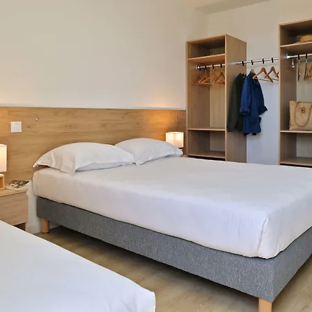 Aparthotel Easy 2*