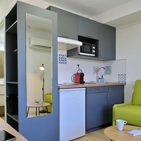 Easy Aparthotel